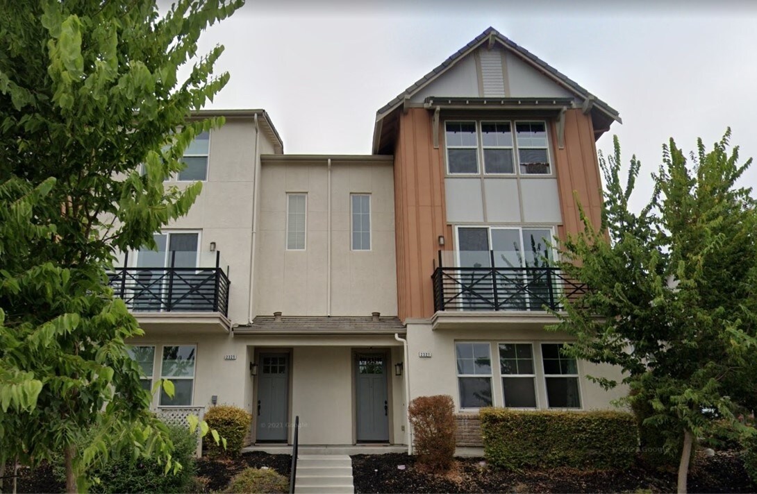 2321 Central Pky in Dublin, CA - Foto de edificio