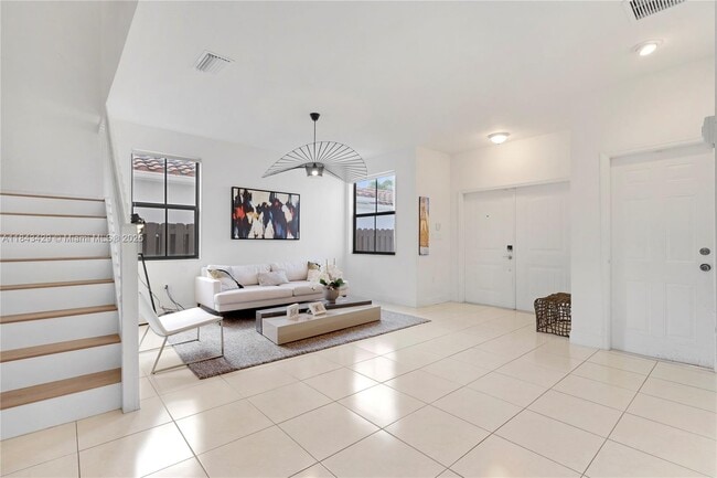 9955 NW 10 Terrace in Miami, FL - Foto de edificio - Building Photo