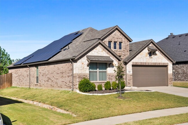 424 Molly Ln in Keene, TX - Building Photo - Building Photo