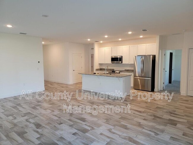 2128 NW 247th Dr in Newberry, FL - Building Photo - Building Photo