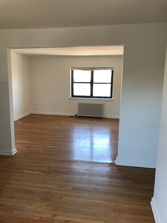 146 Union Ave, Unit D in Rutherford, NJ - Building Photo