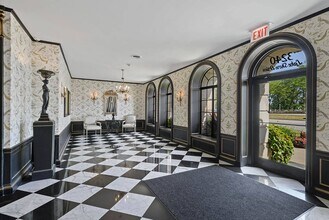 3240 North Lake Shore Drive in Chicago, IL - Building Photo - Building Photo
