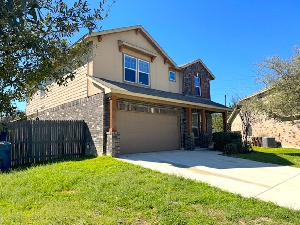 12147 Potter Cir in San Antonio, TX - Building Photo