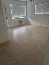 237 SE Park St in Dania Beach, FL - Building Photo - Building Photo