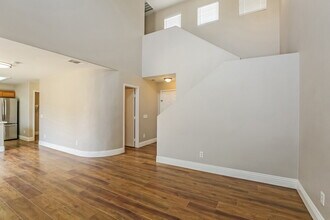 7928 Dana Maple Ct in Las Vegas, NV - Building Photo - Building Photo