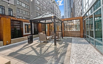 207 E 57th St, Unit 12a in New York, NY - Building Photo - Building Photo