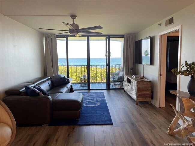 9650 S Ocean Dr in Jensen Beach, FL - Building Photo - Building Photo