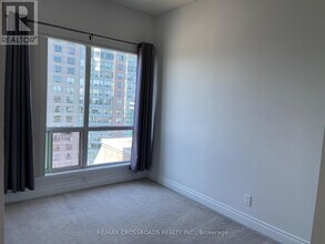 18 Lee Centre Dr in Toronto, ON - Building Photo - Building Photo
