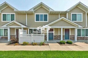 1207 NE 7th Ln in Ankeny, IA - Building Photo