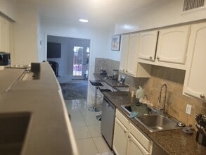 376 N Post Oak Ln in Houston, TX - Building Photo - Building Photo