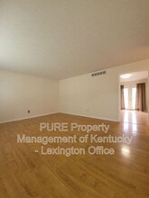 557 Ashley Way in Lexington, KY - Building Photo - Building Photo