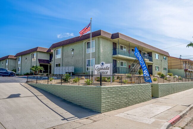 Granada Terrace Apartments in National City, CA - Foto de edificio - Building Photo