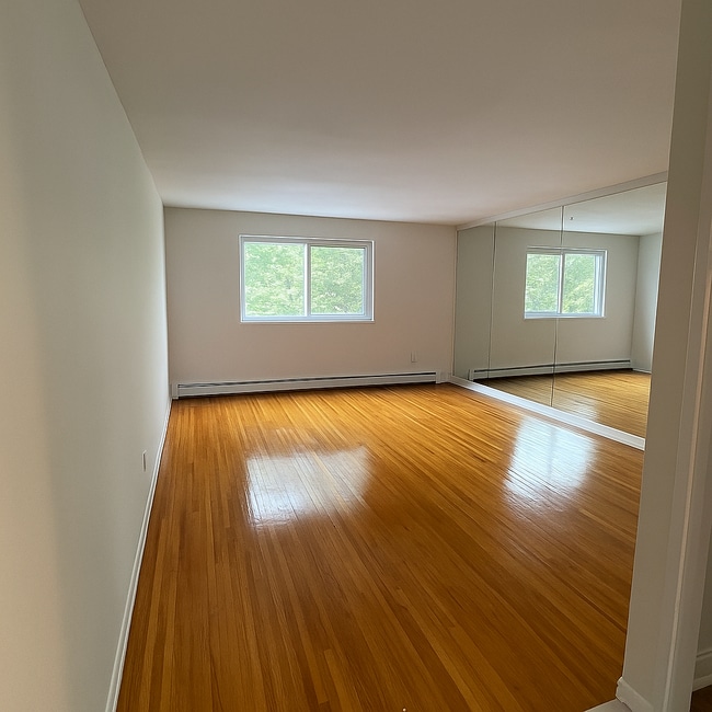 815 Throggs Neck Expy, Unit 2nd Floor
