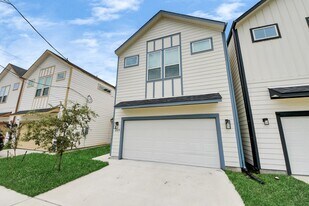 2119 Esther Dr in Houston, TX - Building Photo