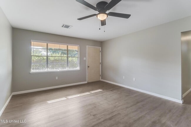 1003 Wilson Dr in Gulfport, MS - Building Photo - Building Photo