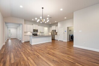 11900 Mercantile Ln in Austin, TX - Building Photo - Building Photo