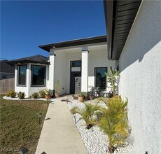 3800 10th St W in Lehigh Acres, FL - Building Photo - Building Photo