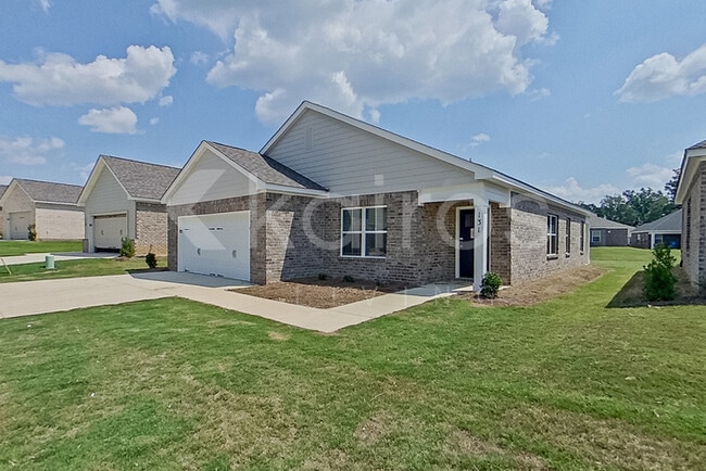 131 Denise Dr in Prattville, AL - Building Photo - Building Photo
