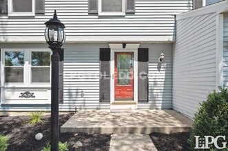 2121 Bromford Rd in Maumee, OH - Building Photo - Building Photo