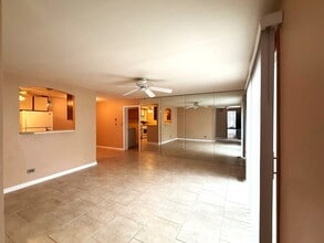 933 Sagamore Dr in Schaumburg, IL - Building Photo - Building Photo
