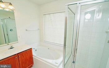 2303 Huntington Ave in Alexandria, VA - Building Photo - Building Photo