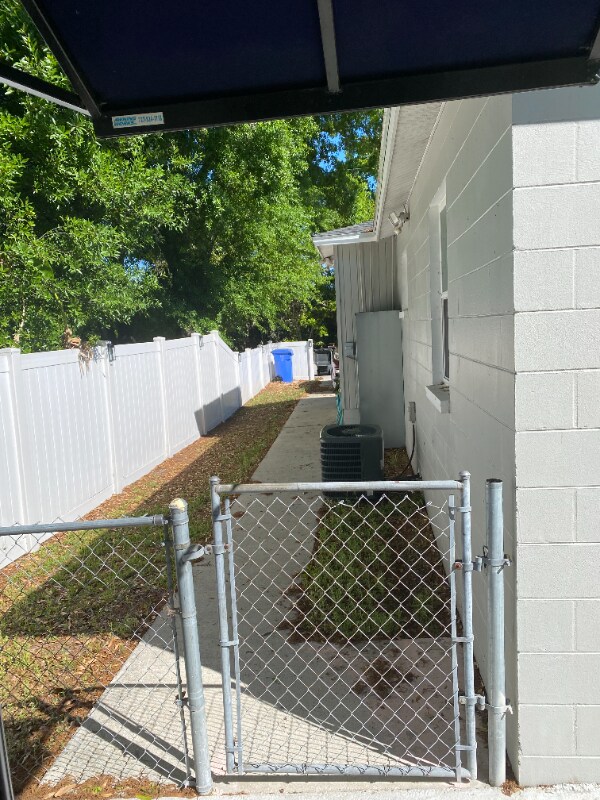 9725 Alsobrook Ave, Unit 2 in Riverview, FL - Building Photo - Building Photo