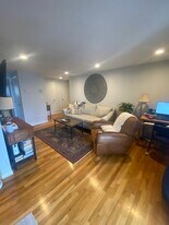 15 Euston Rd, Unit 15 in Boston, MA - Building Photo