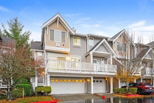 23120 SE Black Nugget Rd in Issaquah, WA - Building Photo