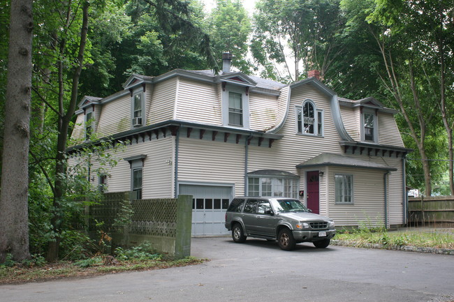 216 Lowell St in Peabody, MA - Foto de edificio - Building Photo