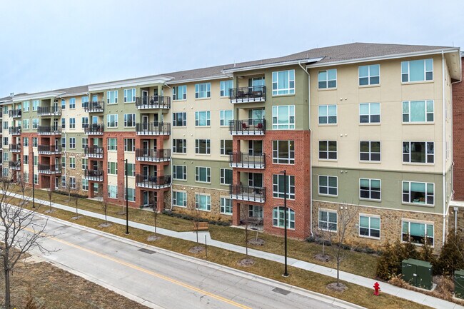 Fountain View in Overland Park, KS - Building Photo - Building Photo