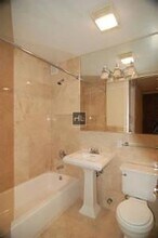 E 1ST ST. in New York, NY - Foto de edificio - Building Photo