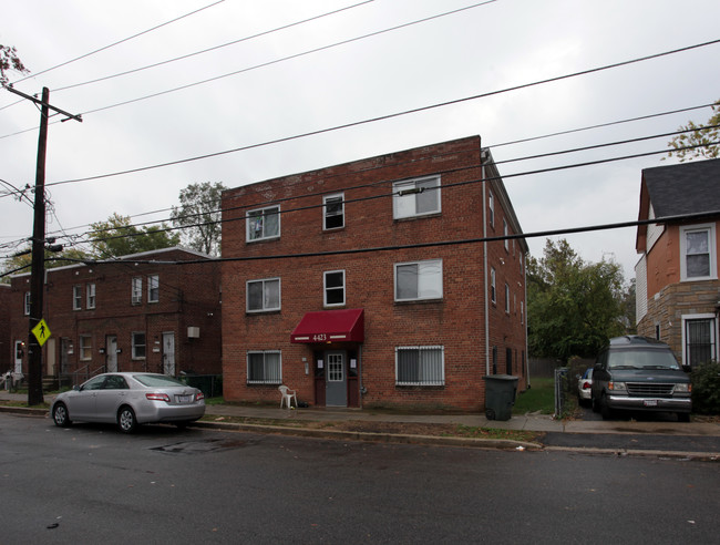 4423 Gault Pl NE in Washington, DC - Foto de edificio - Building Photo