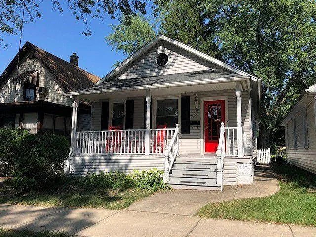 property at 725 Warner Ave