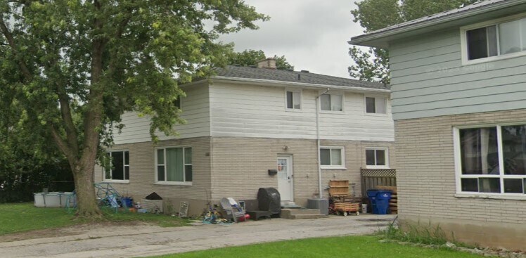 36 Orchard Heights Drive in Chatham, ON - Building Photo