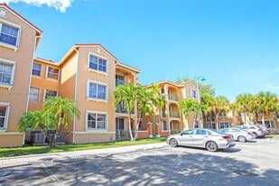 6670 NW 114th Ave in Doral, FL - Building Photo