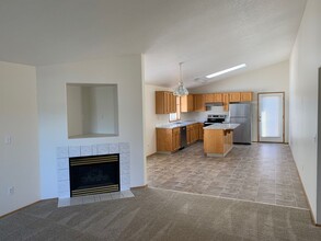 16503 NE 9th Way in Vancouver, WA - Building Photo - Building Photo