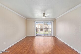 8256 E Arabian Trail in Scottsdale, AZ - Building Photo - Building Photo