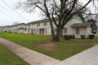 Santa Rita Apartments in Austin, TX - Building Photo - Building Photo