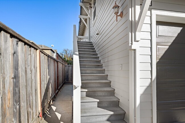 2023 Northfield Dr in Santa Rosa, CA - Building Photo - Building Photo