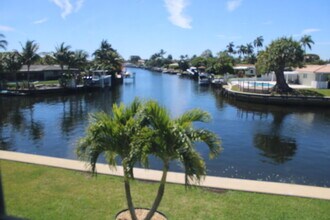 912 Pine Dr in Pompano Beach, FL - Building Photo - Building Photo