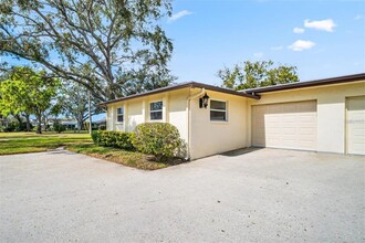 1227 Queen Anne Dr in Palm Harbor, FL - Building Photo - Building Photo