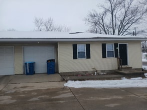 811 Bruns Ln in Springfield, IL - Building Photo - Building Photo