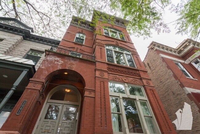 property at 2041 W Potomac Ave