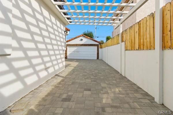 5048 Hesperia Ave in Los Angeles, CA - Building Photo - Building Photo