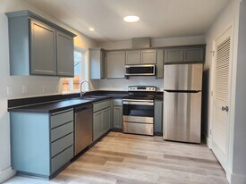 1721 Mill Alley in Eugene, OR - Building Photo