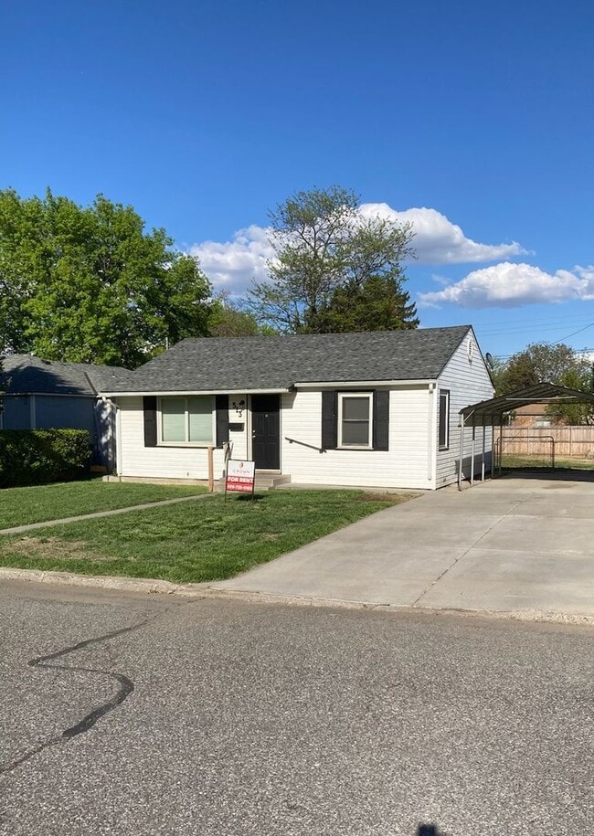 property at 513 S Anderson St