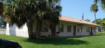 5307-5321 Avery Rd in New Port Richey, FL - Building Photo