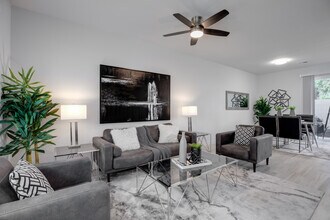 Portola Red Mountain in Phoenix, AZ - Foto de edificio - Interior Photo