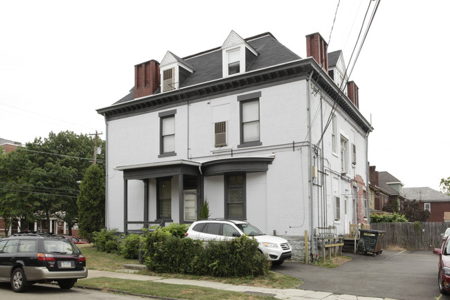 Friendship Apartments in Pittsburgh, PA - Building Photo - Building Photo