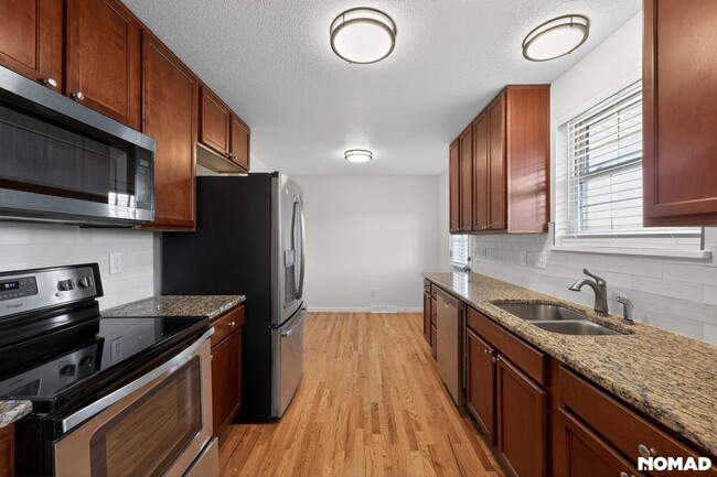 406 S Uvalda St in Aurora, CO - Foto de edificio - Building Photo